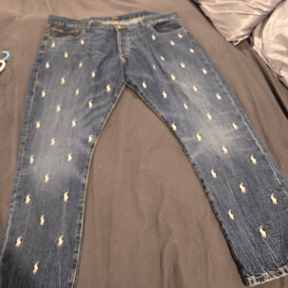 Ralph Lauren Men's Blue Jeans with Iconic Embroidery Size 42. Not Big And Tall.
